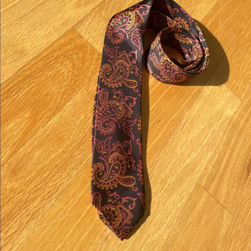 Vintage Paisley Patterned Black and Gold Men's Tie